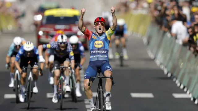 Mads Pedersen conquista terceira vitória na Volta a França