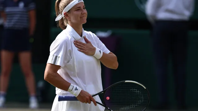 Karolina Muchova bate Coco Gauff e segue para a final de Wimbledon