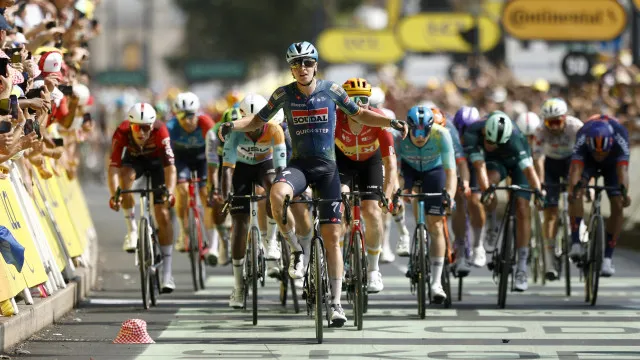 Tim Merlier impõe-se ao sprint na sétima etapa da Volta a França