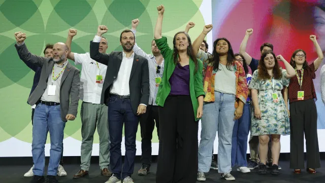Livre: OposiÃ§Ã£o interna alerta para "perigo da maioria absoluta"