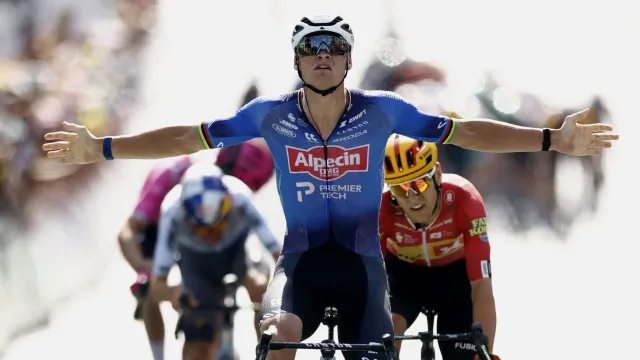 Mathieu van der Poel bateu companheiros de fuga para vencer 9.ª etapa