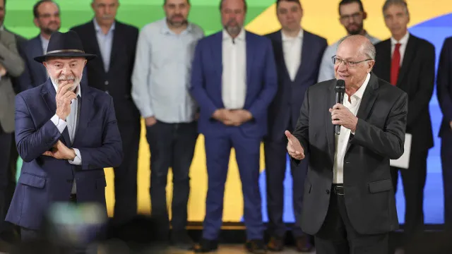 Alckmin Ã© oficializado candidato a vice de Lula para eleiÃ§Ãµes de outubro
