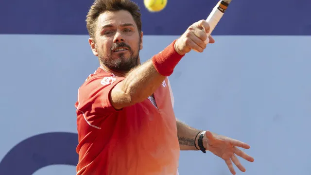 
                    Wawrinka eliminado na estreia do Estoril Open por Burruchaga
                