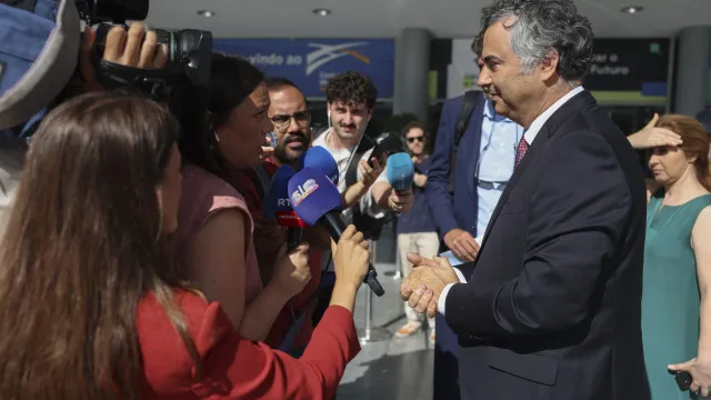 
                    Ministro da Educação garante que há já 