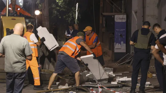 
                    Ucrânia: 10 mortos e 20 feridos em ataques russos e ucranianos
                