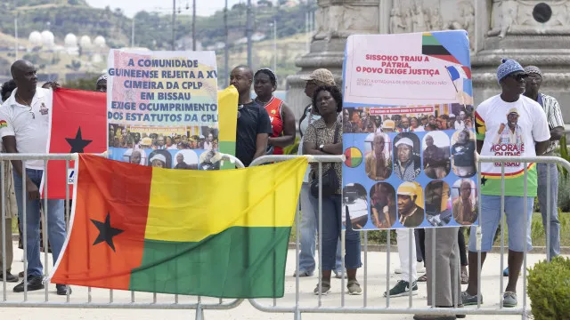 
                    Dezenas de guineenses apelam em Lisboa à libertação de Simões Pereira
                