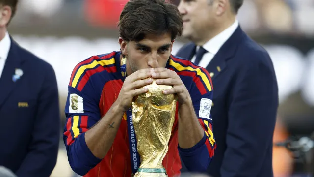 Oficial: HerÃ³i do Mundial2026 troca Barcelona pelo PSG