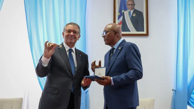 Seguro recebe chaves da cidade da Praia e assume-a como sua casa