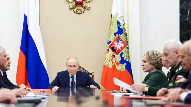 Putin ordena aumento de 27.000 efetivos nas Forças Armadas