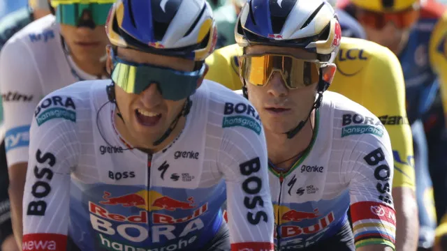 
                    Evenepoel nem testa UAE para não arriscar segundo lugar na Volta a França
                