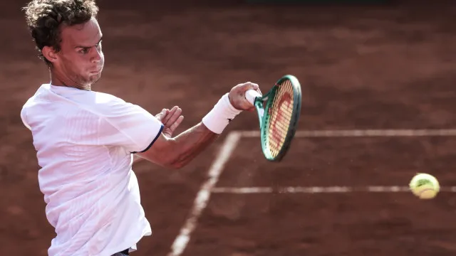 
                    Luca Van Assche conquista Estoril Open e primeiro título ATP da carreira
                