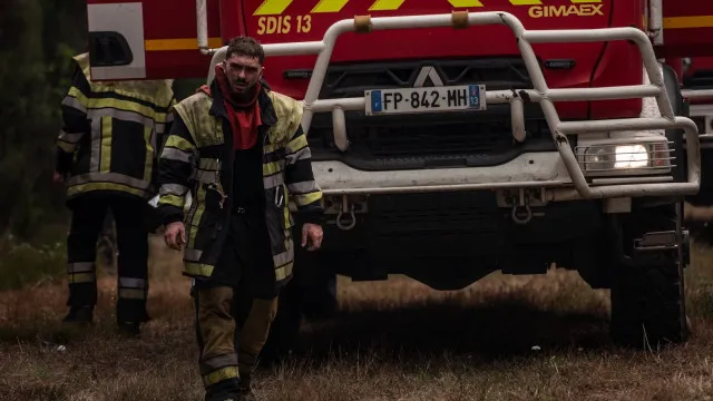 Recomendado confinamento a 30 mil pessoas devido a incÃªndio em Grandrange