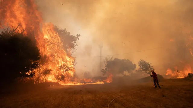Fogo na Guarda obriga ao corte da autoestrada A25 e EN16