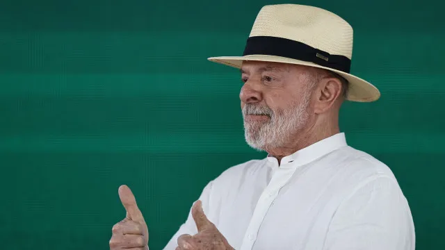 Partido dos Trabalhadores oficializa Lula como candidato presidencial
