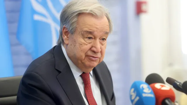 
                    Guterres condena 