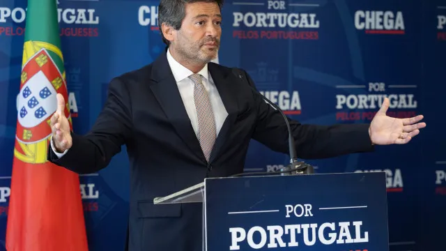 
                    Ventura diz que Luís Neves não tem condições para continuar no Governo
                