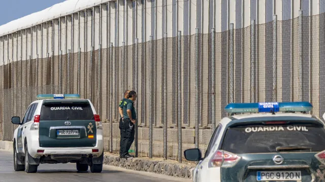 
                    Sobe para 15 número de mortos em entrada massiva de migrantes em Ceuta
                