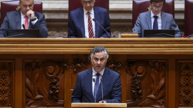 Ministro da EducaÃ§Ã£o no Parlamento: Houve bate-boca, cognomes e... MAI