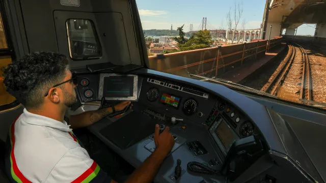 "Comboio da ponte" revolucionou mobilidade entre margens do Tejo