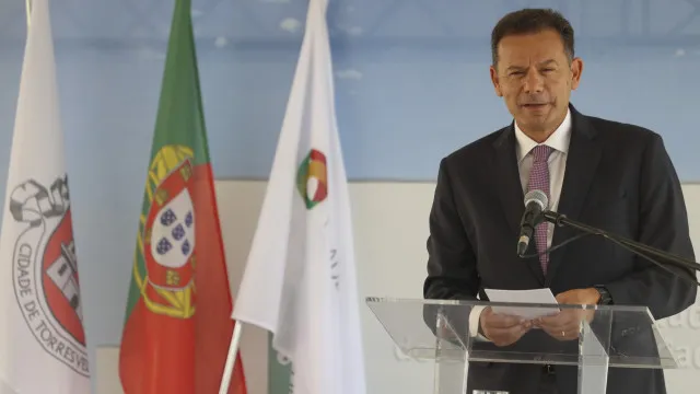 Primeiro-ministro diz-se contra "falta de regulaÃ§Ã£o do fluxo migratÃ³rio"