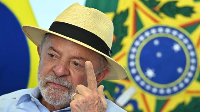 Lula lidera sondagens, mas tem de reconquistar classe trabalhadora