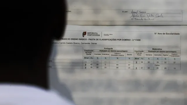 Exames do 9.Âº ano melhoram, mas maioria volta a ter negativa