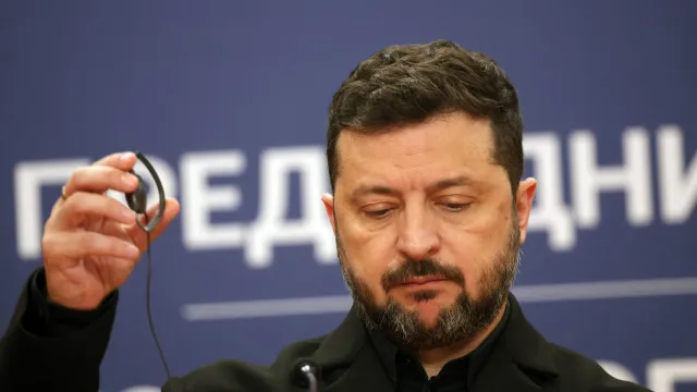 
                    Zelensky condena ataque 