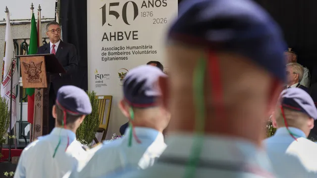 
                    Bombeiros pedem a Seguro para 