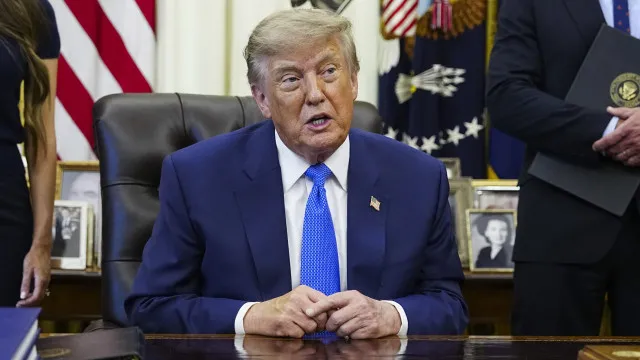 
                    Trump garante 