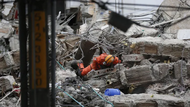 
                    Pelo menos 265 mortos e decretado estado de emergência na Colômbia
                