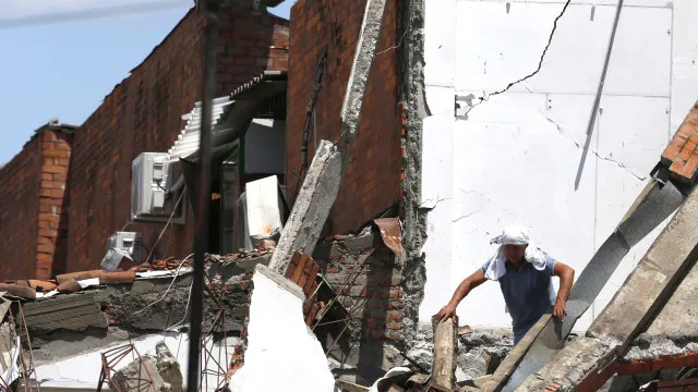 Novo balanÃ§o aponta para 281 mortes apÃ³s sismo na ColÃ'mbia