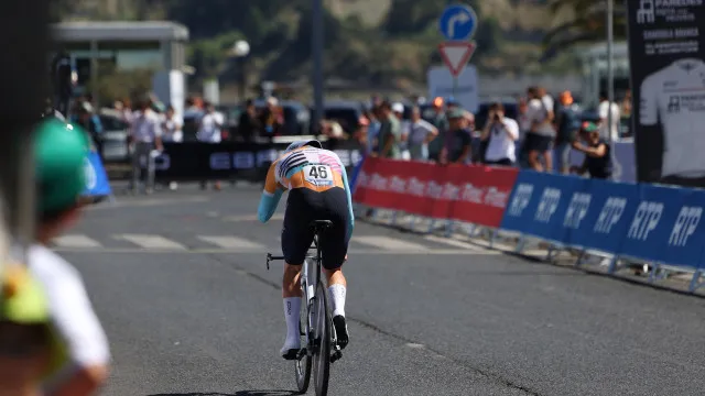 
                    Volta a Portugal vai homenagear Finlay Tarling à partida para a 9.ª etapa
                