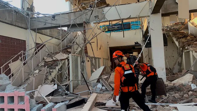 
                    Sismo de magnitude 7,7 faz pelo menos 20 mortos na Indonésia
                