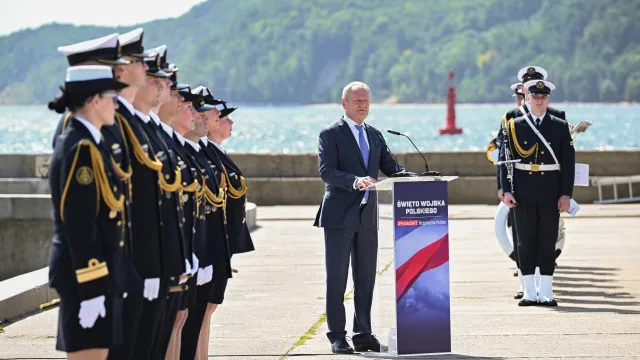 
                    Fronteira oriental da Polónia está 