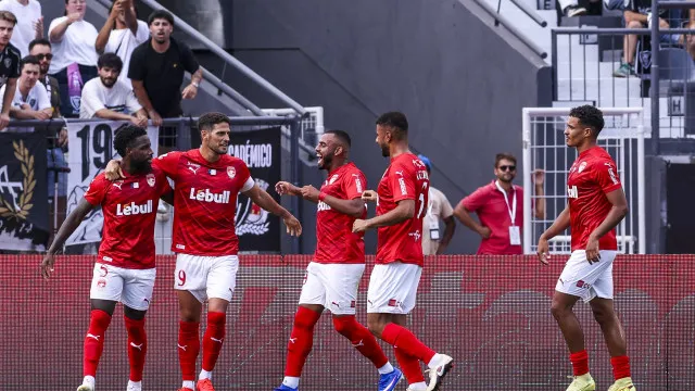 
                    Gonçalo Paciência de penálti dá a vitória ao Santa Clara em Viseu
                