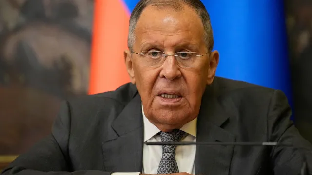 
                    Rússia convoca embaixador japonês após críticas à visita de Putin
                