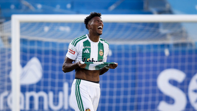Rio Ave soma primeiros golos e pontos com triunfo no Estoril