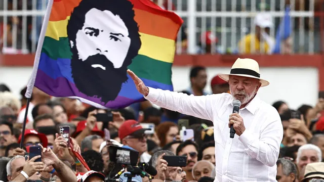 
                    Investigações contra filho? Lula diz que 