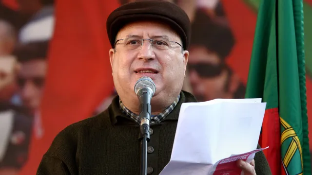 Antigo locutor de rádio Cândido Mota morre aos 82 anos