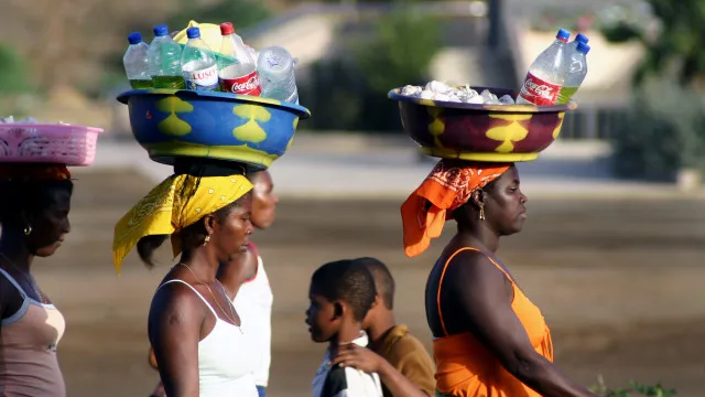 
                    Mulheres dedicaram mais tempo ao trabalho não remunerado em Cabo Verde
                