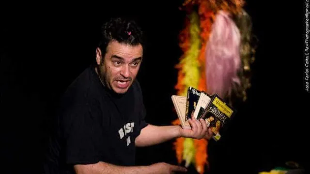 
                    Commedia a La Carte Fest. Ator Pedro Tochas também cancela espetáculo
                