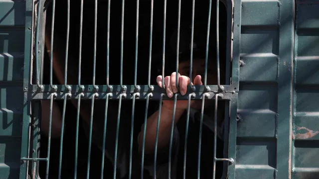 
                    Roubou, agrediu e ameaçou de morte familiares e transeuntes no Seixal
                