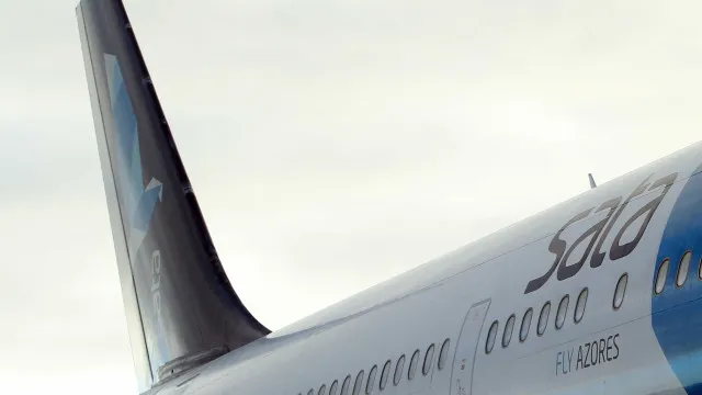 
                    Avião da SATA faz aterragem de emergência na Terceira após fumo na cabine
                