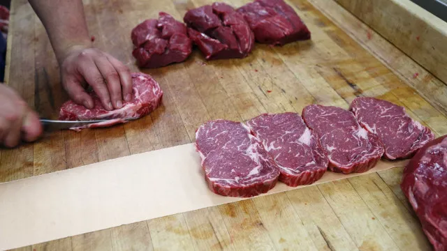 
                    Governo não antecipa impacto após suspensão de carne brasileira pela UE
                