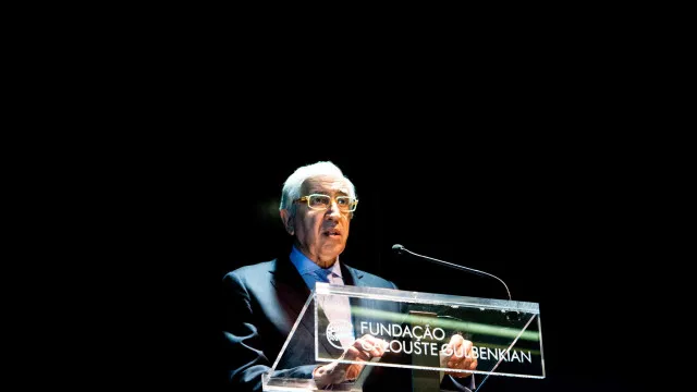 
                    Universidade de Coimbra atribui Honoris Causa a Artur Santos Silva
                