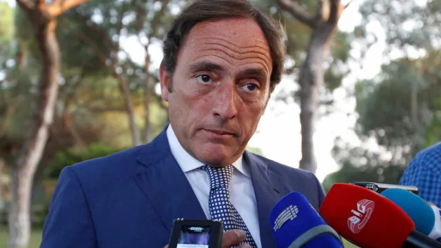 "Política precisa de declaração de independência de plataformas digitais"