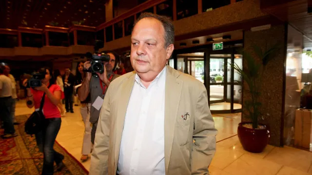 "Operação da PJ e MP não cheira nada bem. Parece ter orientação política"