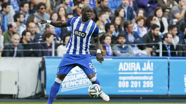Mangala, ex-FC Porto e Estoril Praia, termina carreira aos 35 anos