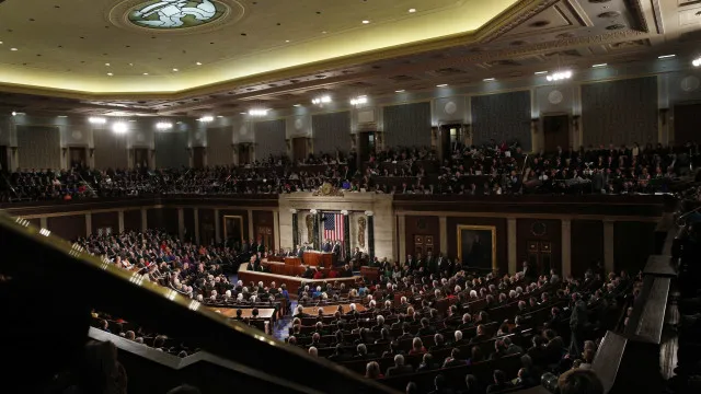 
                    Irão e 'shutdown' na retoma de Congresso dos EUA (envolto em escândalos)
                