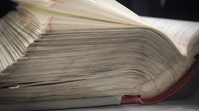 
                    Novo livro reúne testemunhos e documentação sobre a Constituição de 1976
                